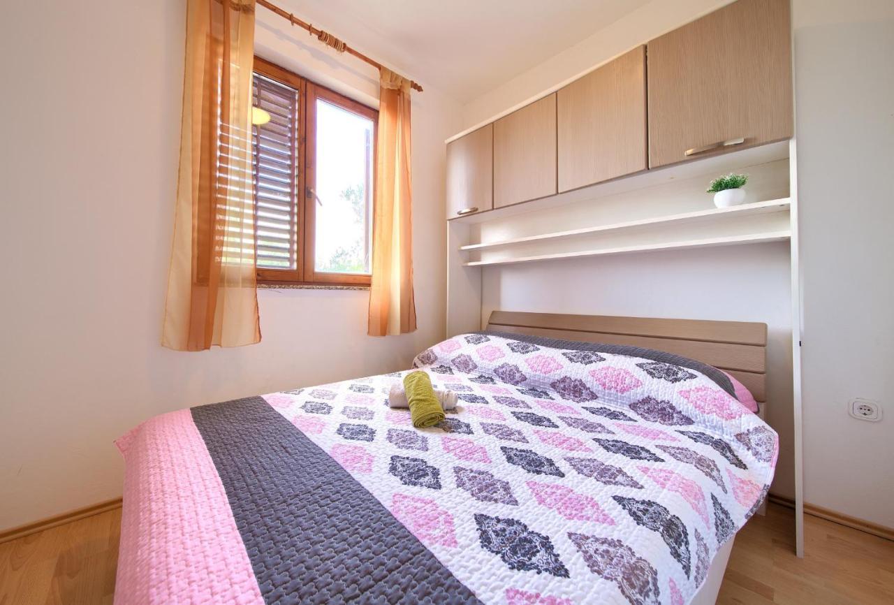 Rasopasno Apartment With Terrace And Private Parking Dış mekan fotoğraf