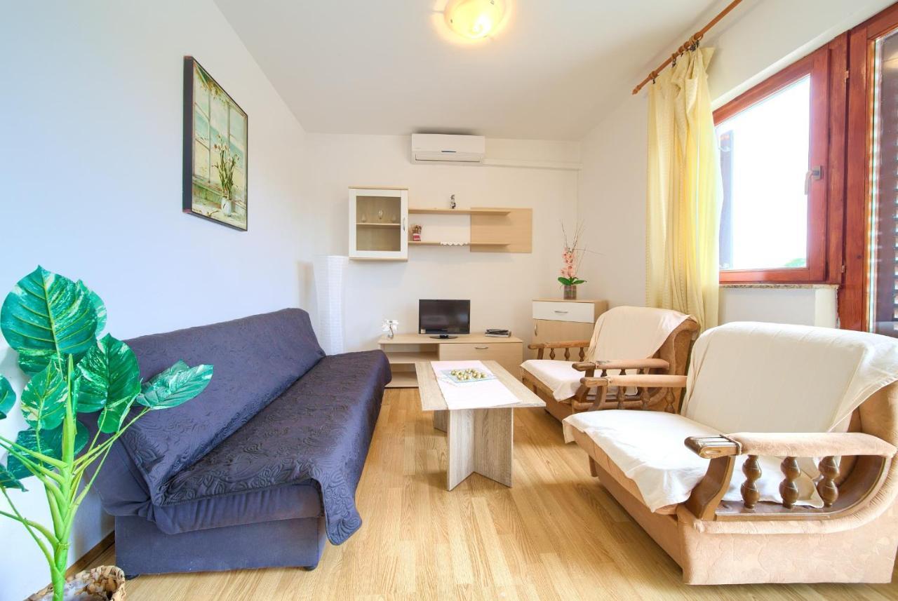 Rasopasno Apartment With Terrace And Private Parking Dış mekan fotoğraf