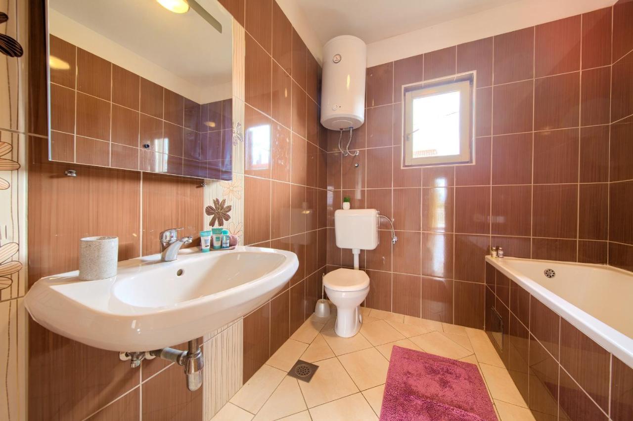 Rasopasno Apartment With Terrace And Private Parking Dış mekan fotoğraf