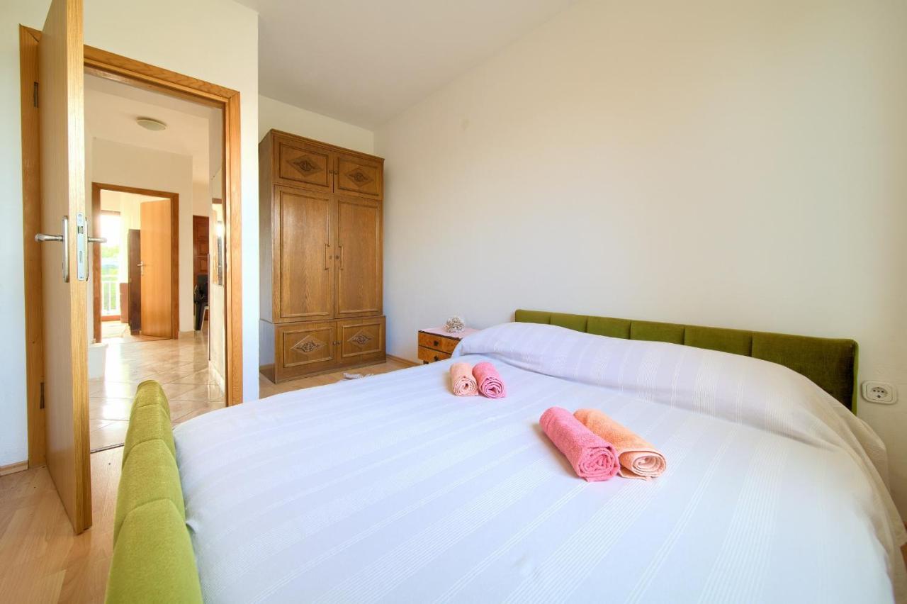 Rasopasno Apartment With Terrace And Private Parking Dış mekan fotoğraf