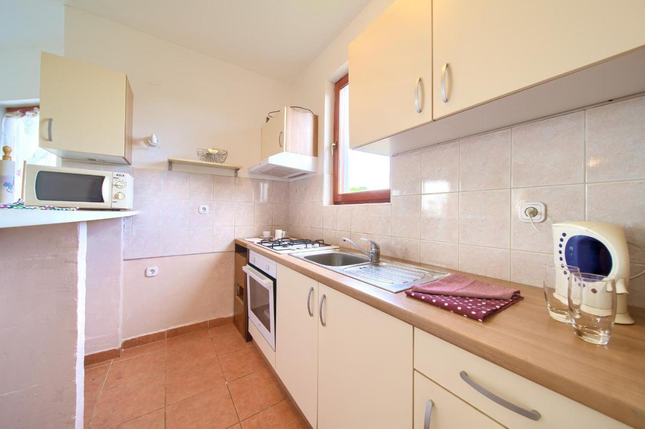 Rasopasno Apartment With Terrace And Private Parking Dış mekan fotoğraf