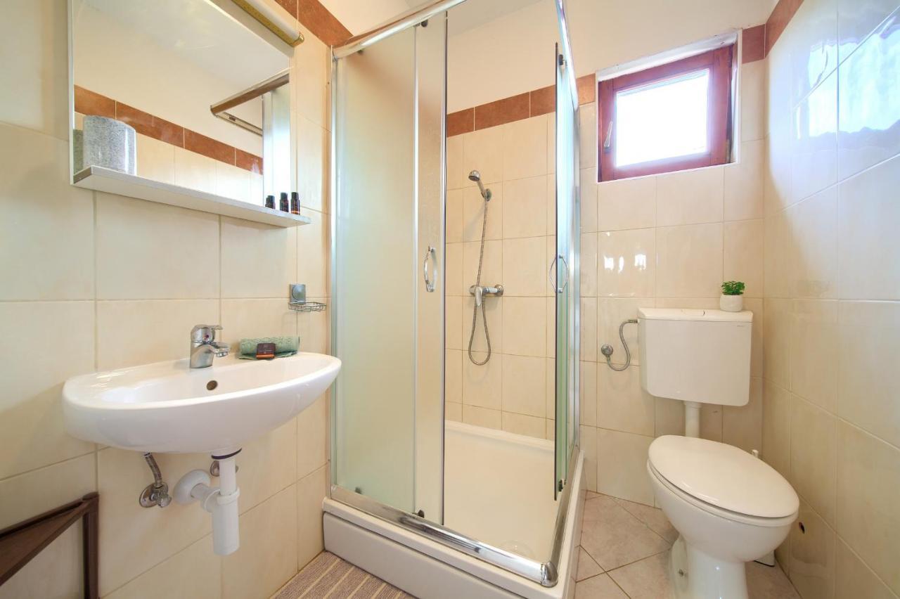 Rasopasno Apartment With Terrace And Private Parking Dış mekan fotoğraf